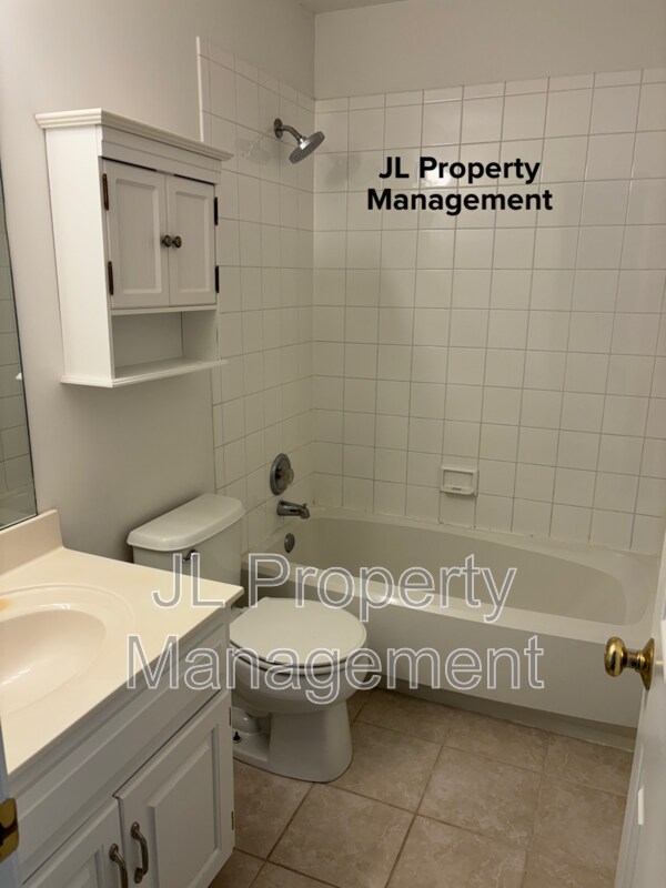 Building Photo - 14874 S Summit St