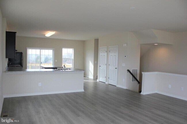 Building Photo - 232 Parkland Dr