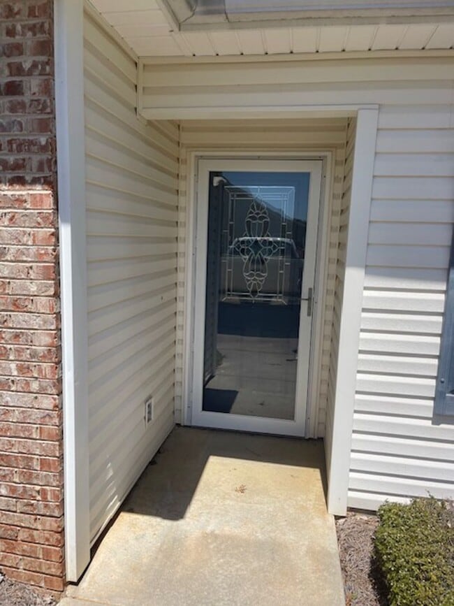 Building Photo - Cobblestone Trace- Oxford's Premier 55+ Co...