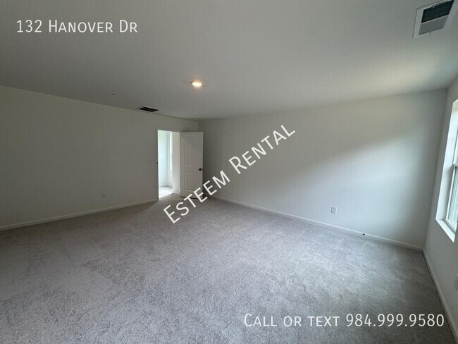 Building Photo - 132 Hanover Dr