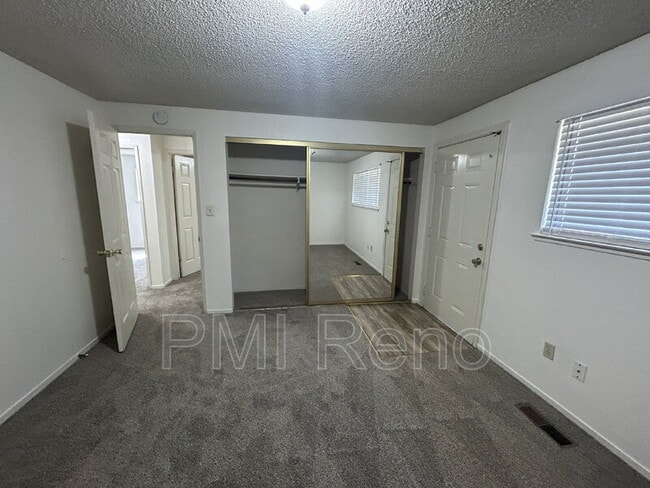 Building Photo - 6620 Lotus St
