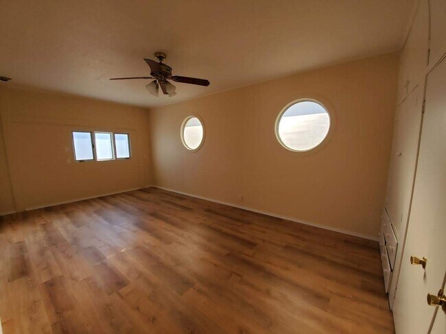 11_Bedroom_1_Spacious - 230 Yale Pl