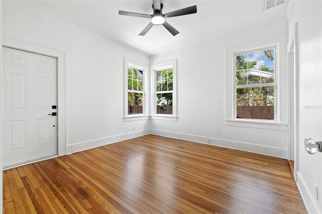 Building Photo - 2830 2nd Ave N