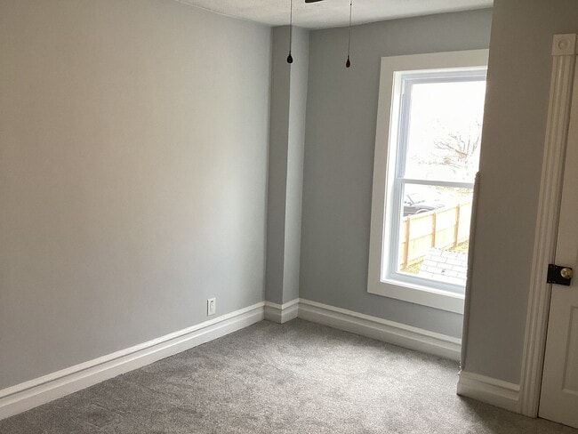 Building Photo - Beautifully Updated Half Duplex in the Boro