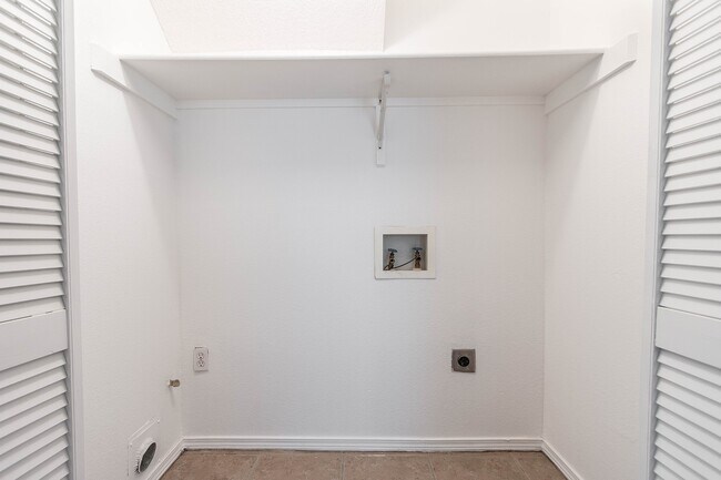 Building Photo - Fabulous home in East El Paso!!