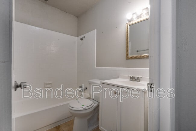 Building Photo - 276 W 700 N