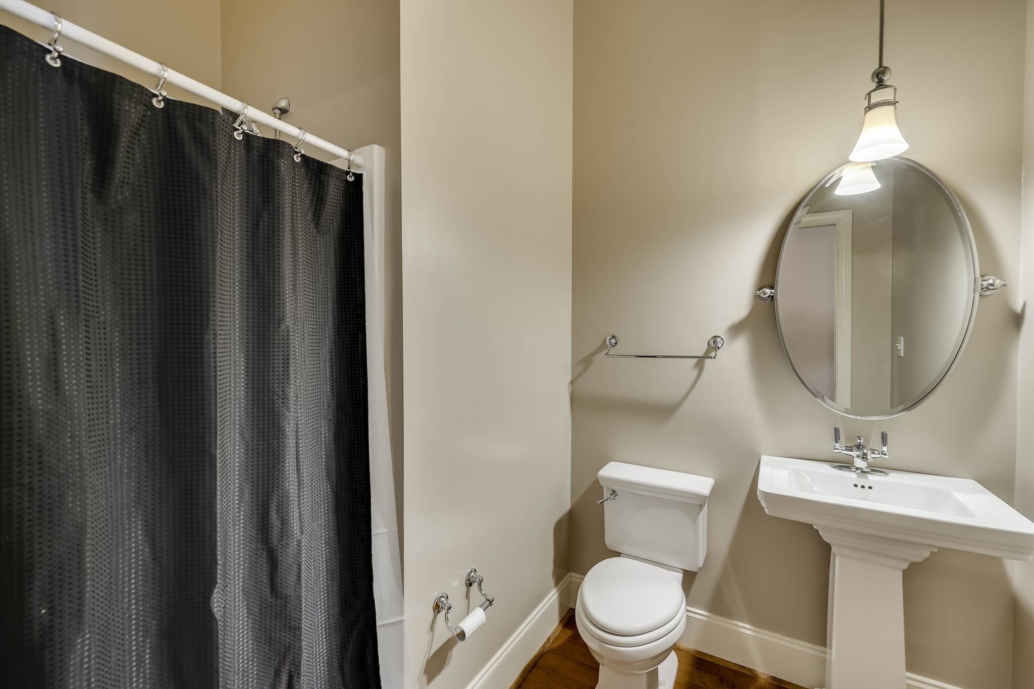 Building Photo - 929 Broad St