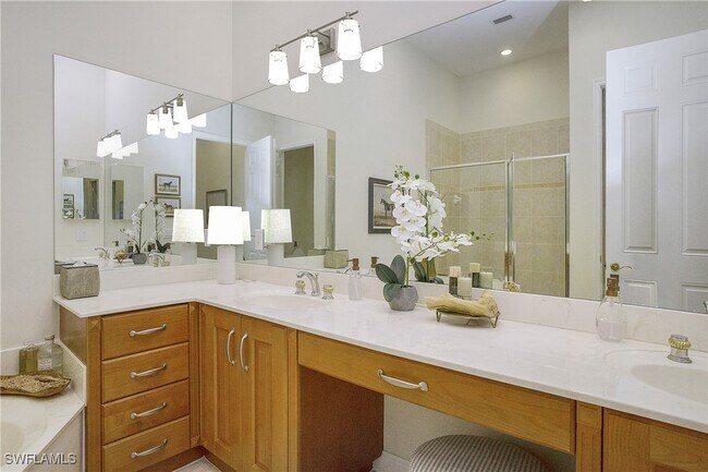 Building Photo - 9239 Tesoro Ln