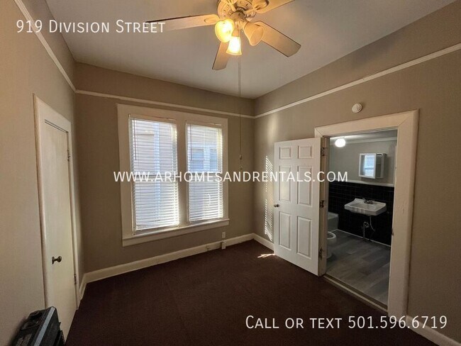 Building Photo - 919 Division St
