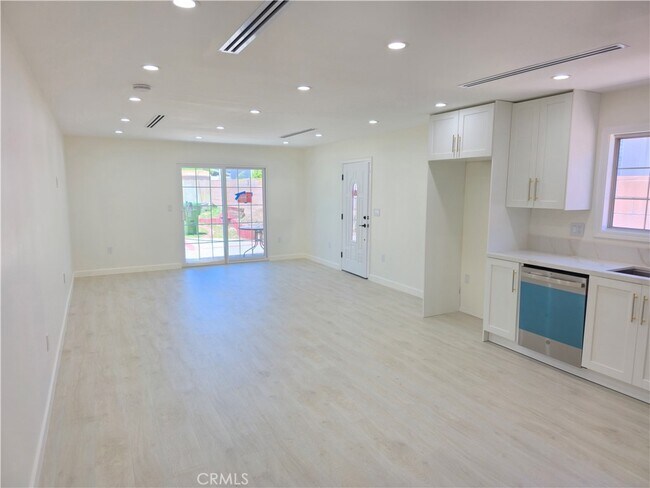 Building Photo - 11623 Paso Robles Ave
