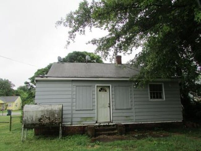 Building Photo - 2210 Shirleydale Ave