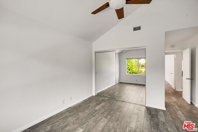 Building Photo - 4342 Park Verdi