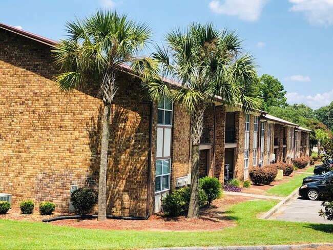 Building Photo - 1001 Spring Valley Dr