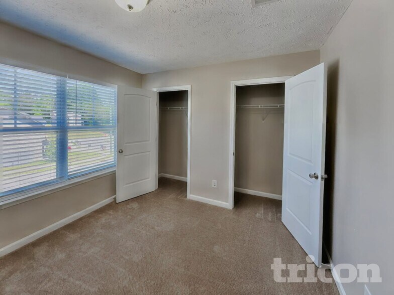 Building Photo - 705 Griggs Pl