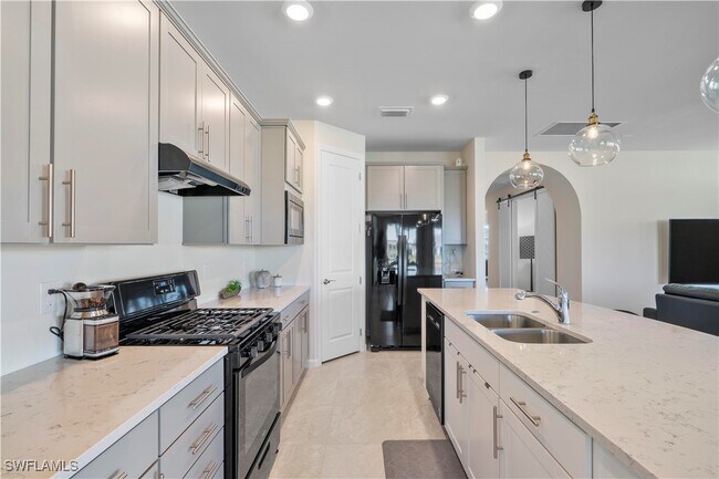 Building Photo - 42983 Wiregrass Ln