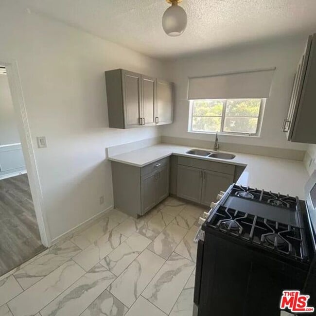 Building Photo - 1150 Cochran Ave