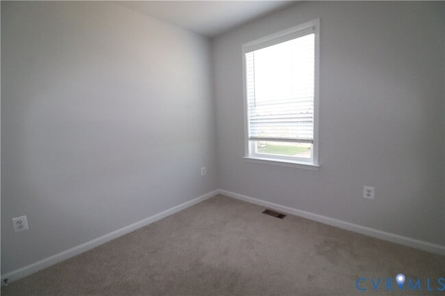 Building Photo - 419 Burden Dr