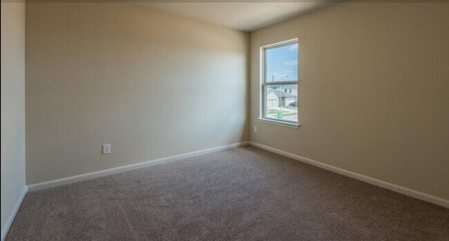 Building Photo - 2631 Cold River Dr