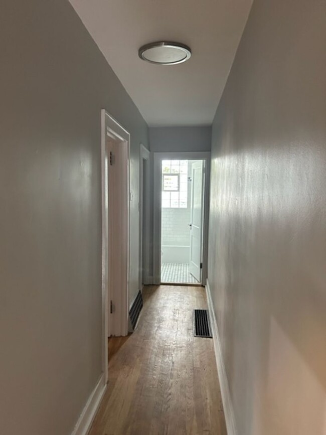 Building Photo - 7433 Penfield Ct
