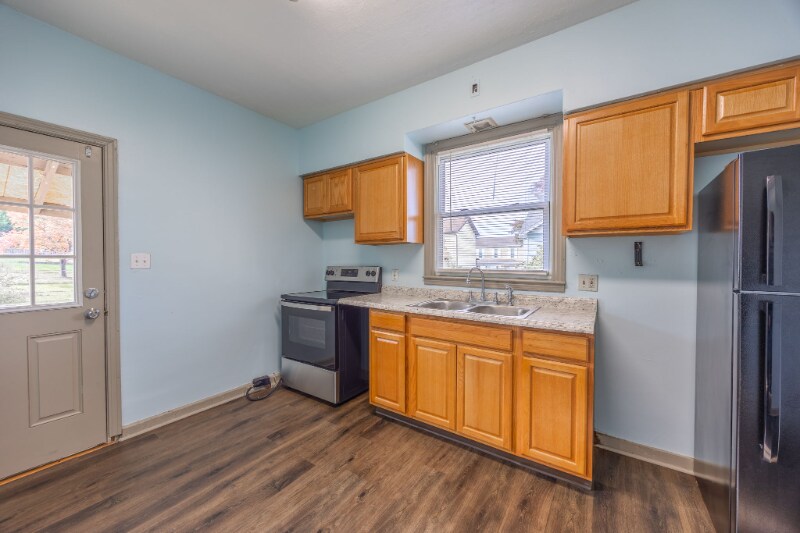 Building Photo - 308 Menoher Wy