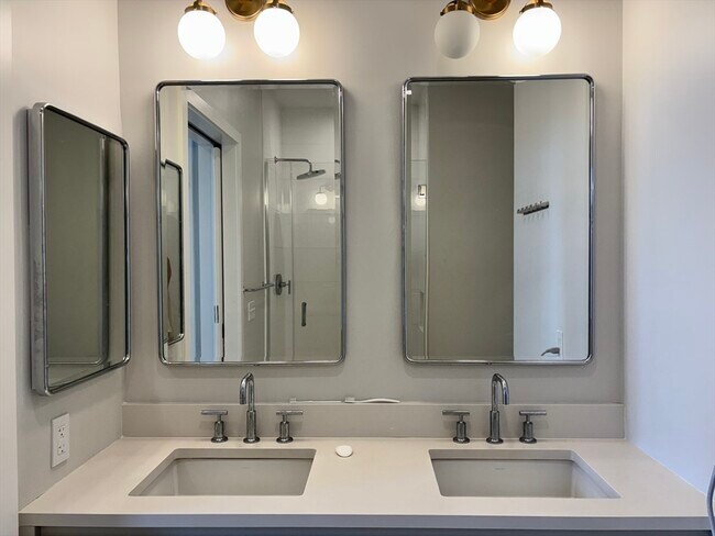 Building Photo - 191 Washington St