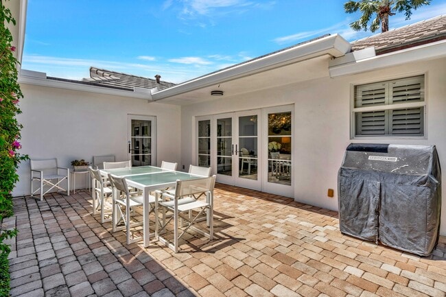 Building Photo - 136 Worth Ct S