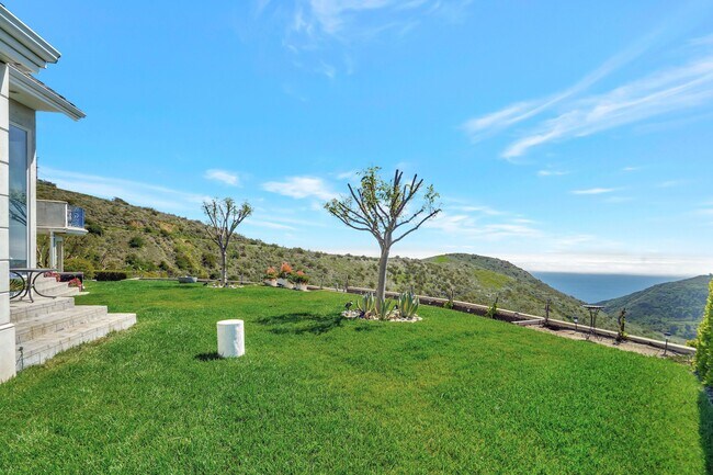 Building Photo - 3000 Sequit Dr