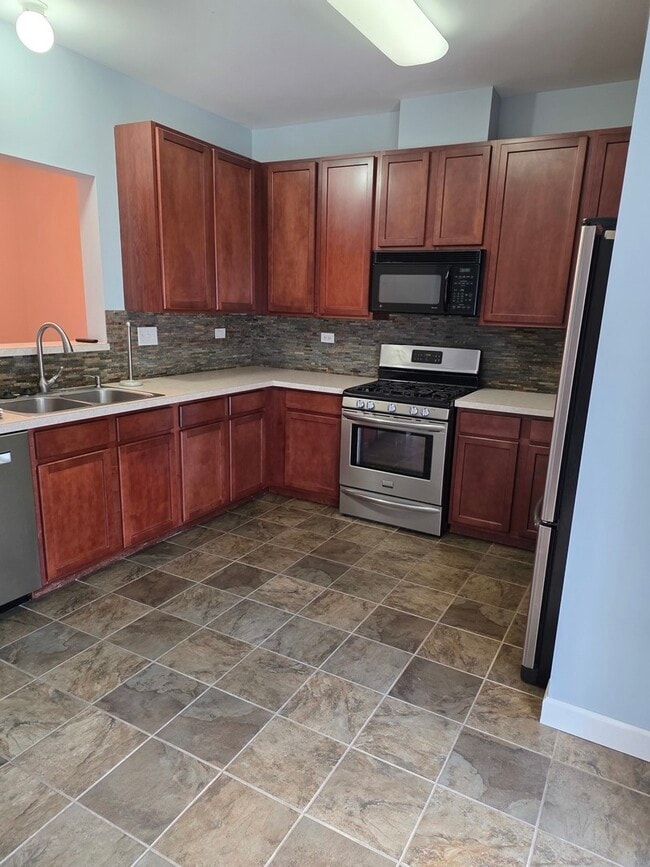 Building Photo - 422 Cary Woods Cir