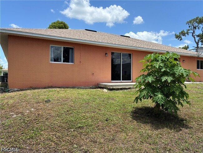 Building Photo - 10743 Robinson St