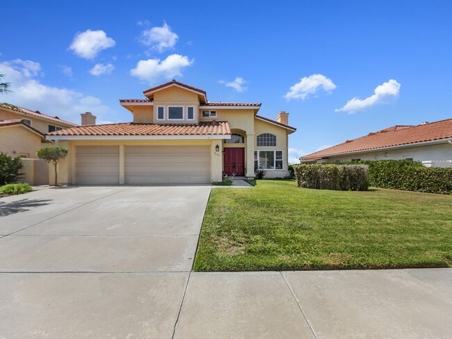 Building Photo - Gorgeous Home with Amazing Views!