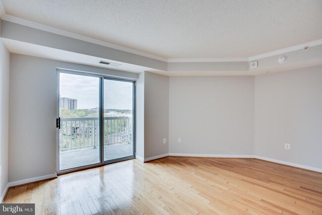 Building Photo - 3101 N Hampton Dr