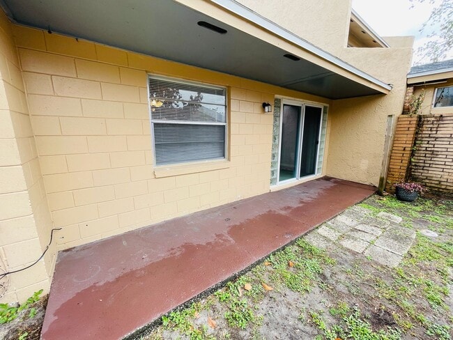 Building Photo - Charming 3 Bedroom, 2 Bathroom Home in Orlando! Only 20 Minutes from Disney World!! Ready For mov...