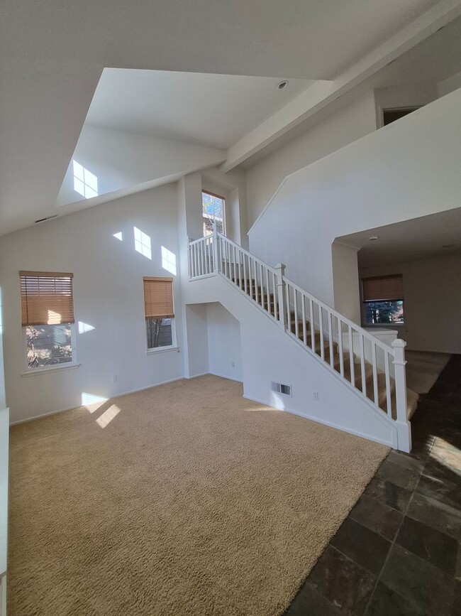 Building Photo - 3 Bed 2.5 Bath - The Parks at Broken Top.