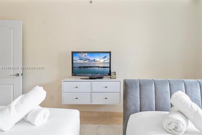 Building Photo - 17555 Atlantic Blvd