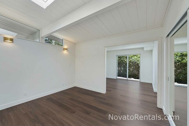 Building Photo - 748 Beechnut Ct