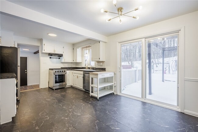 Building Photo - 105 Chestnut Dr