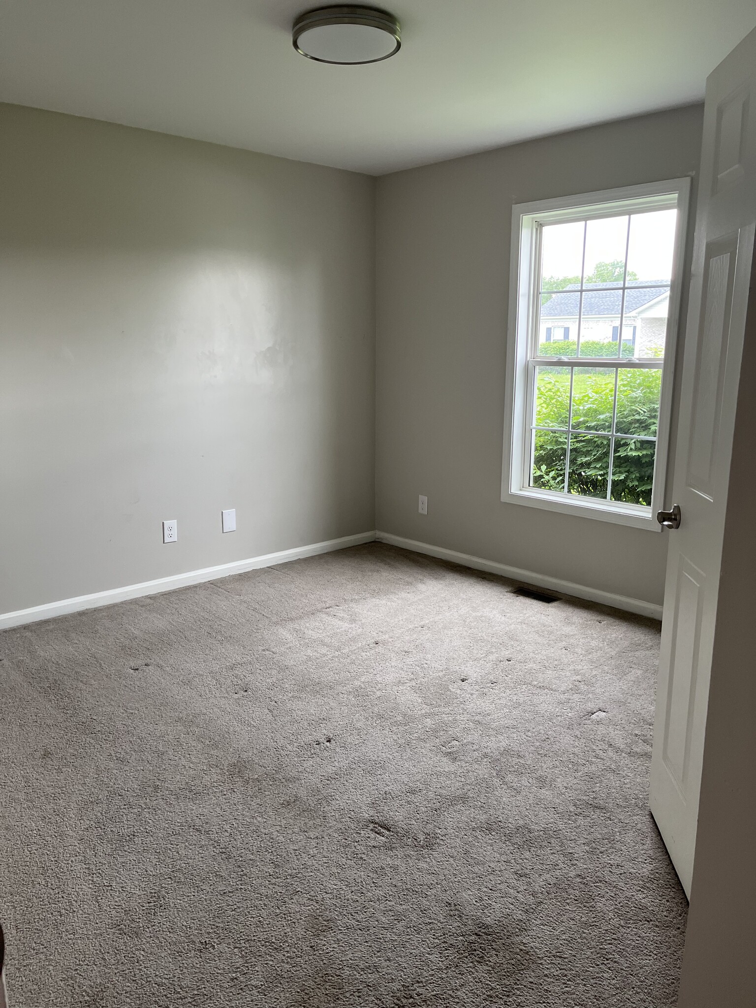 Building Photo - 176 Deerfield Ct