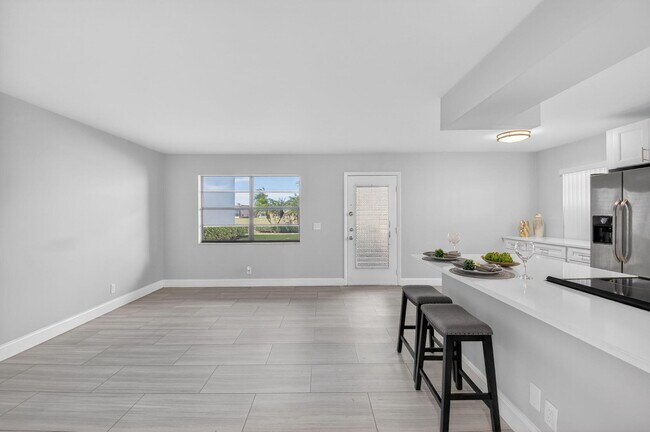 Building Photo - 450 Piedmont J
