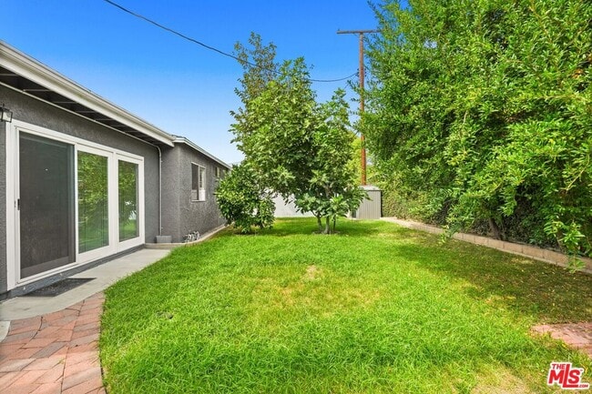 Building Photo - 6660 Balcom Ave