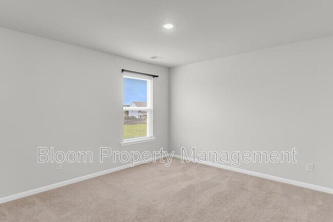 Building Photo - 227 Shortmarsh St
