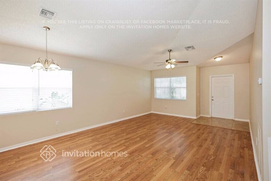 Building Photo - 1041 Park Hill Dr