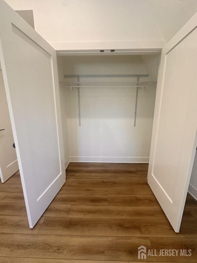 Building Photo - 195 Main St