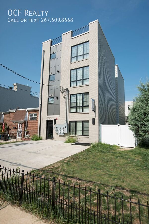 Building Photo - Two Bedroom Fairmount Apartment