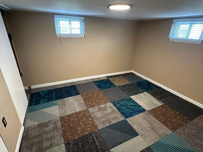 Building Photo - Fantastic home near downtown Blue Ash!