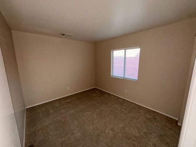 Building Photo - Refinished 4 by 2.5 Avondale Home - Corner...