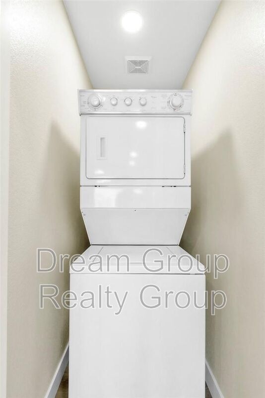 Building Photo - 8842 Duncan Barrel Ave