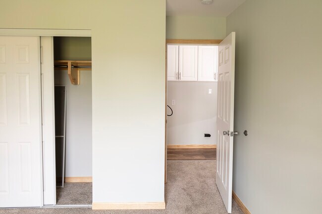 Building Photo - 289 Governors Park Rd