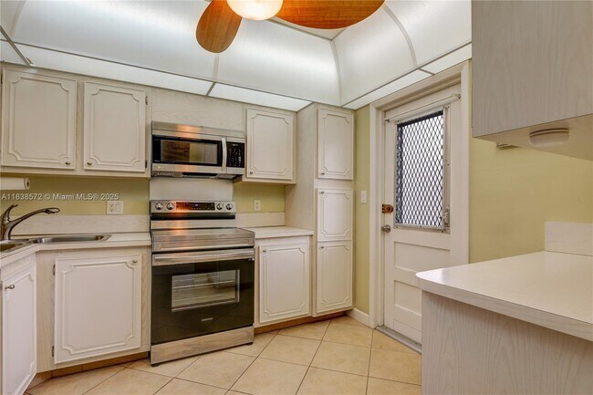 Building Photo - 1501 S Ocean Blvd