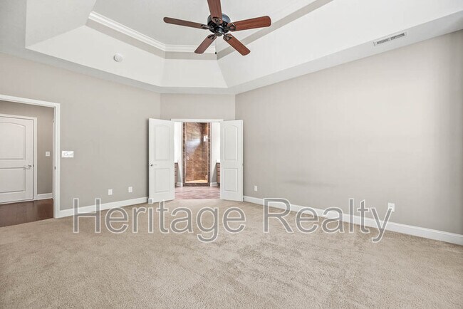 Building Photo - 925 Brookwood Ln