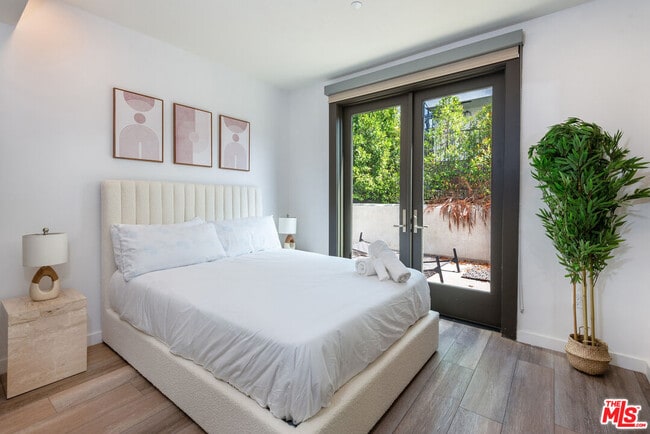 Building Photo - 1070 S Bedford St